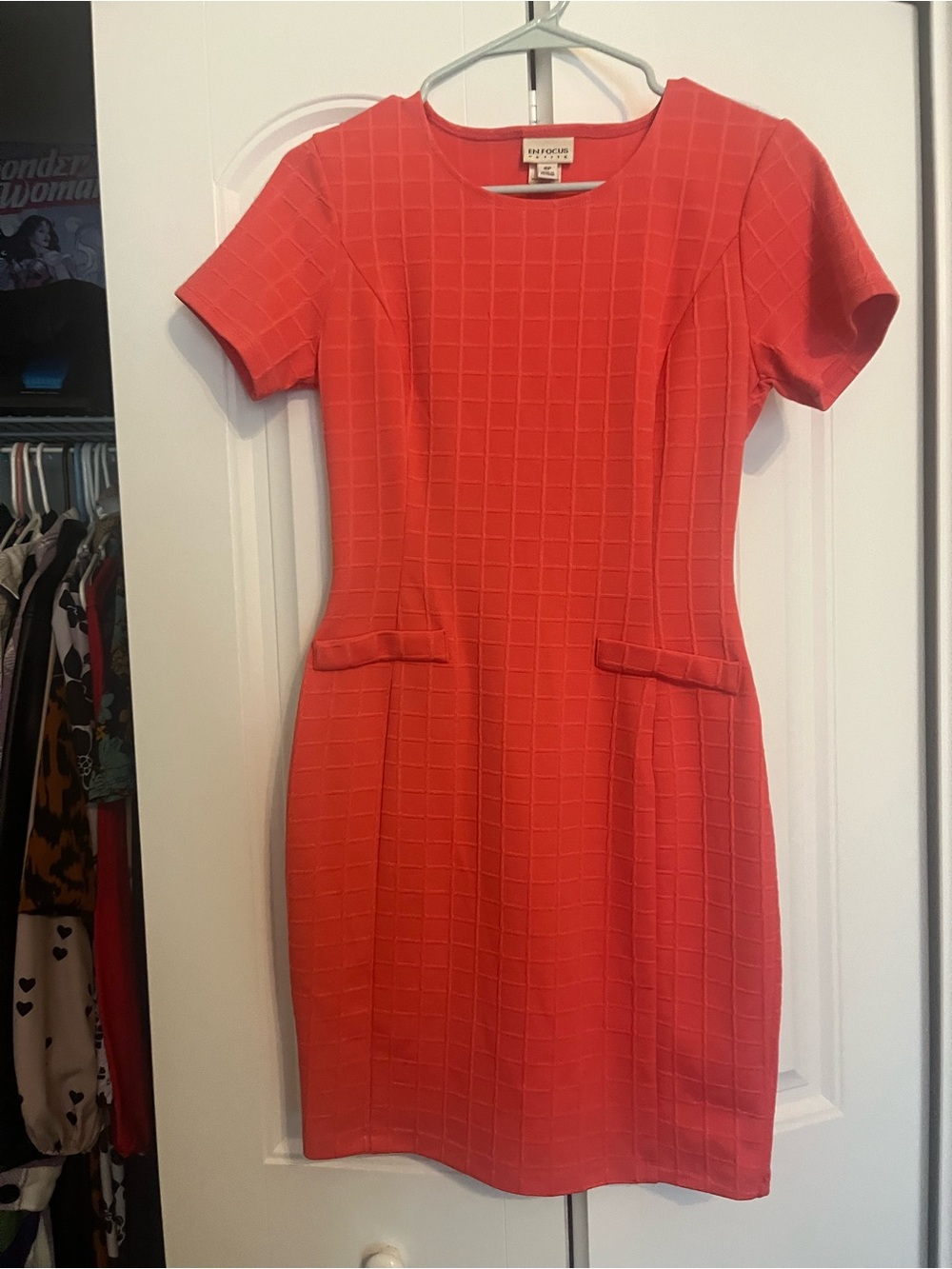 Enfocus Studio Coral Textured Short-Sleeve Sheath Dress